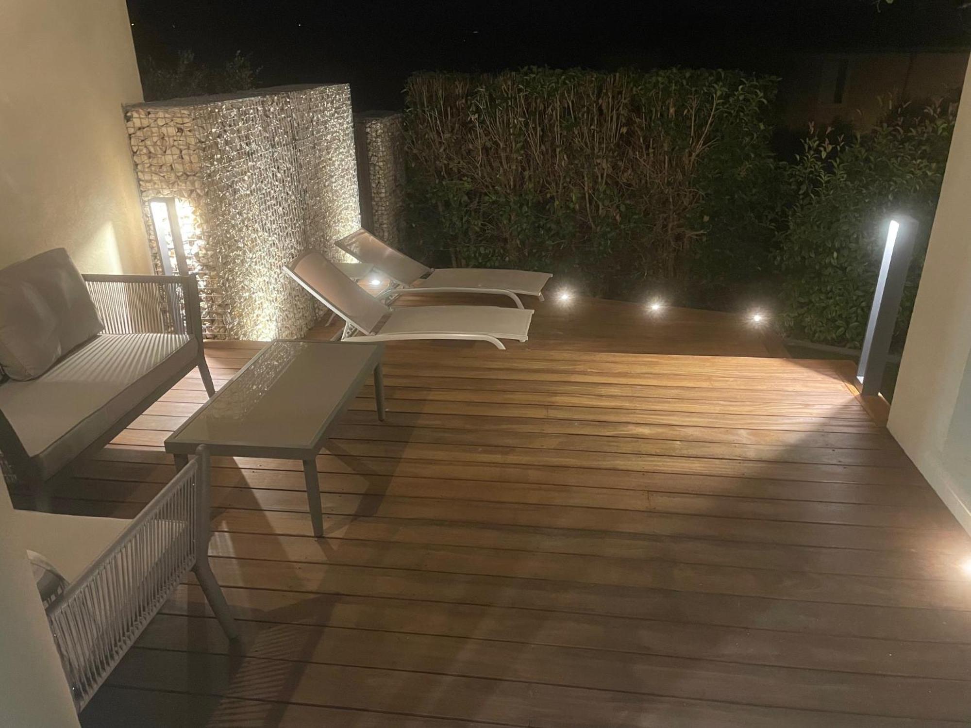 Logement Avec Jacuzzi Joucas Exterior photo