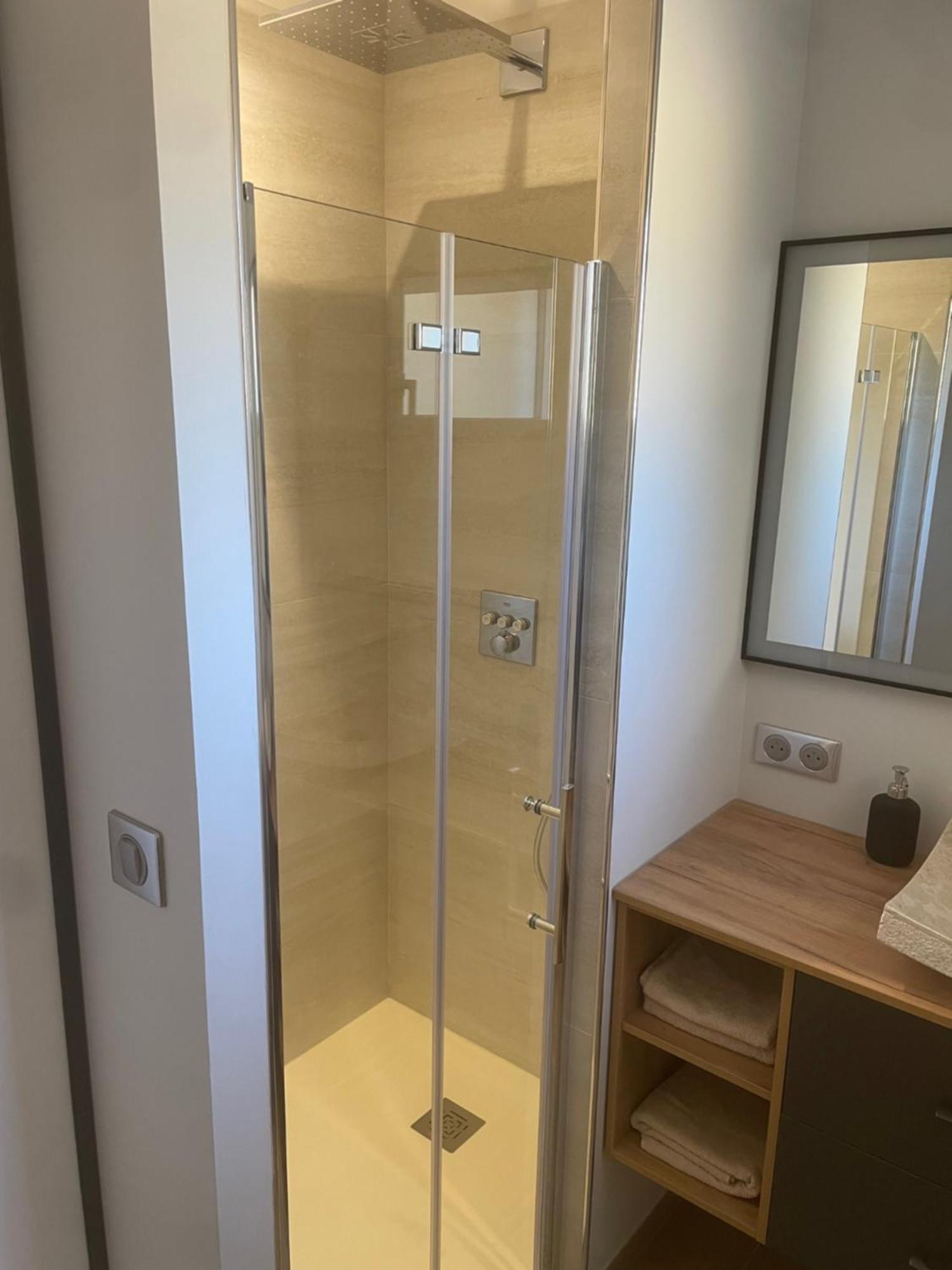 Logement Avec Jacuzzi Joucas Exterior photo