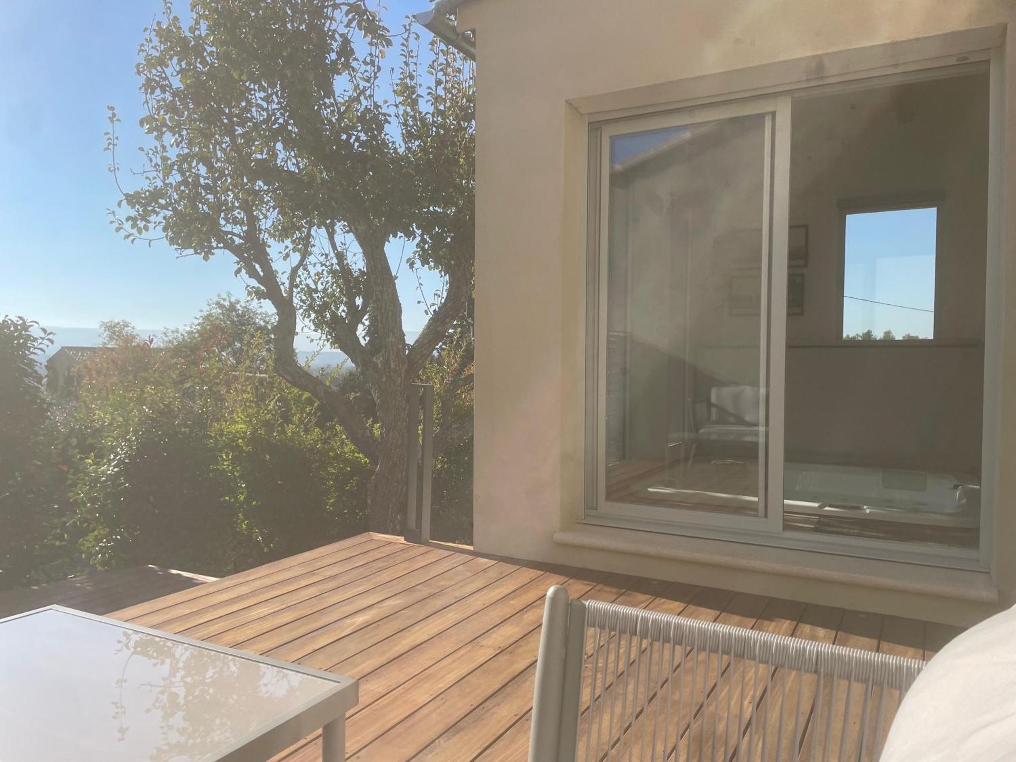 Logement Avec Jacuzzi Joucas Exterior photo